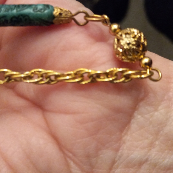 Gold Toned Long Neckless with Faux Jade - Picture 5 of 5